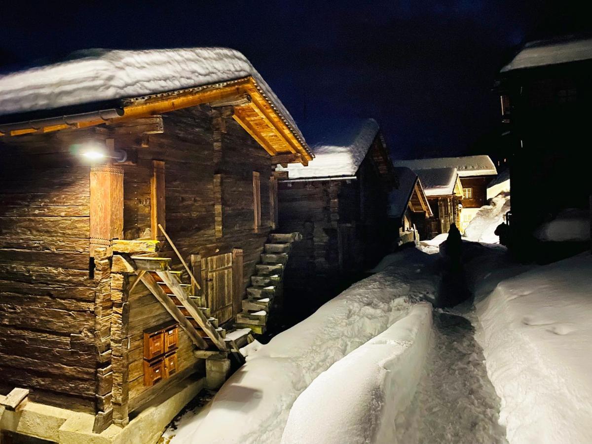 Denkmalgeschützter Spycher total renoviert Goms Exterior foto