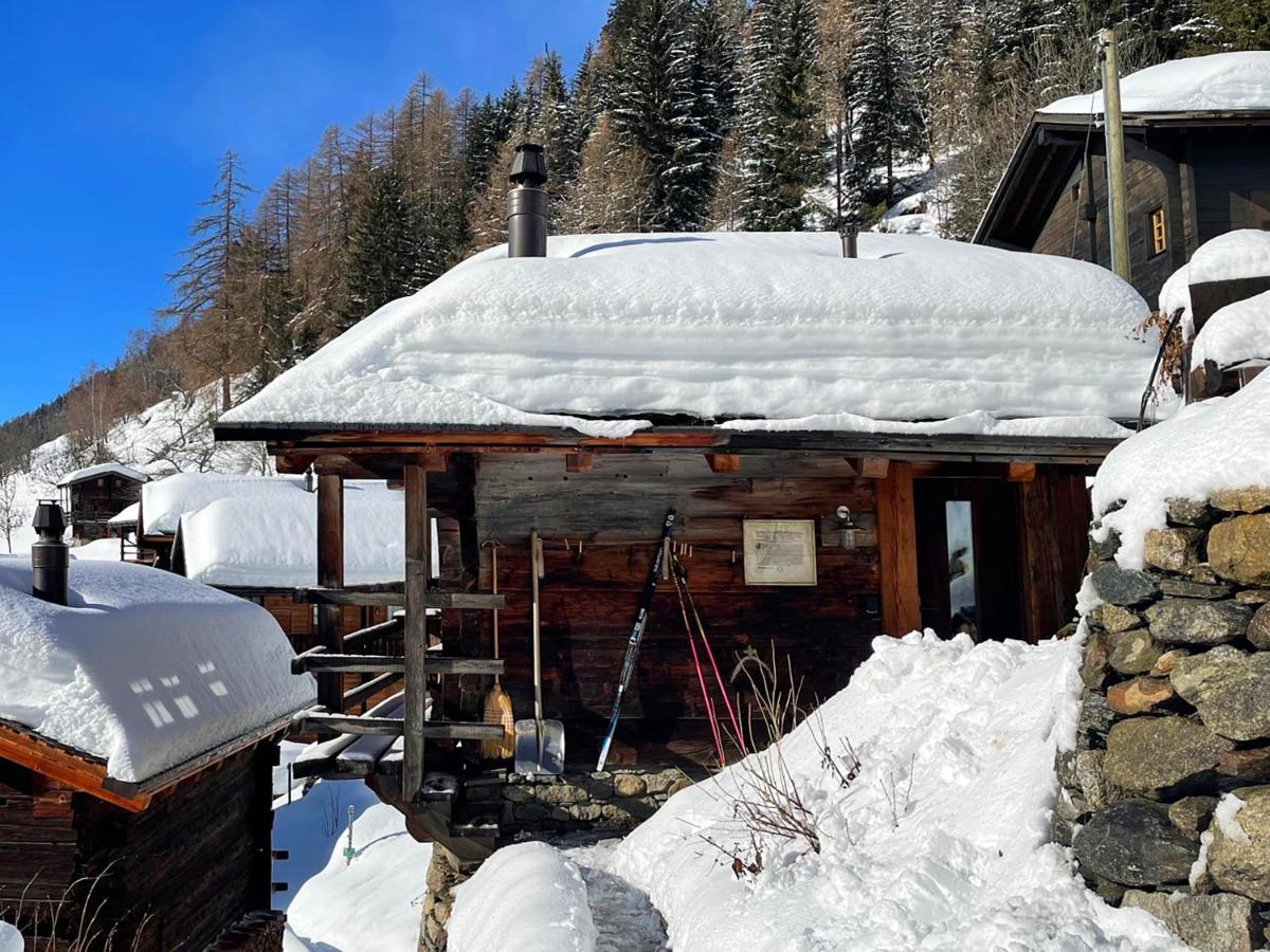 Denkmalgeschützter Spycher total renoviert Goms Exterior foto